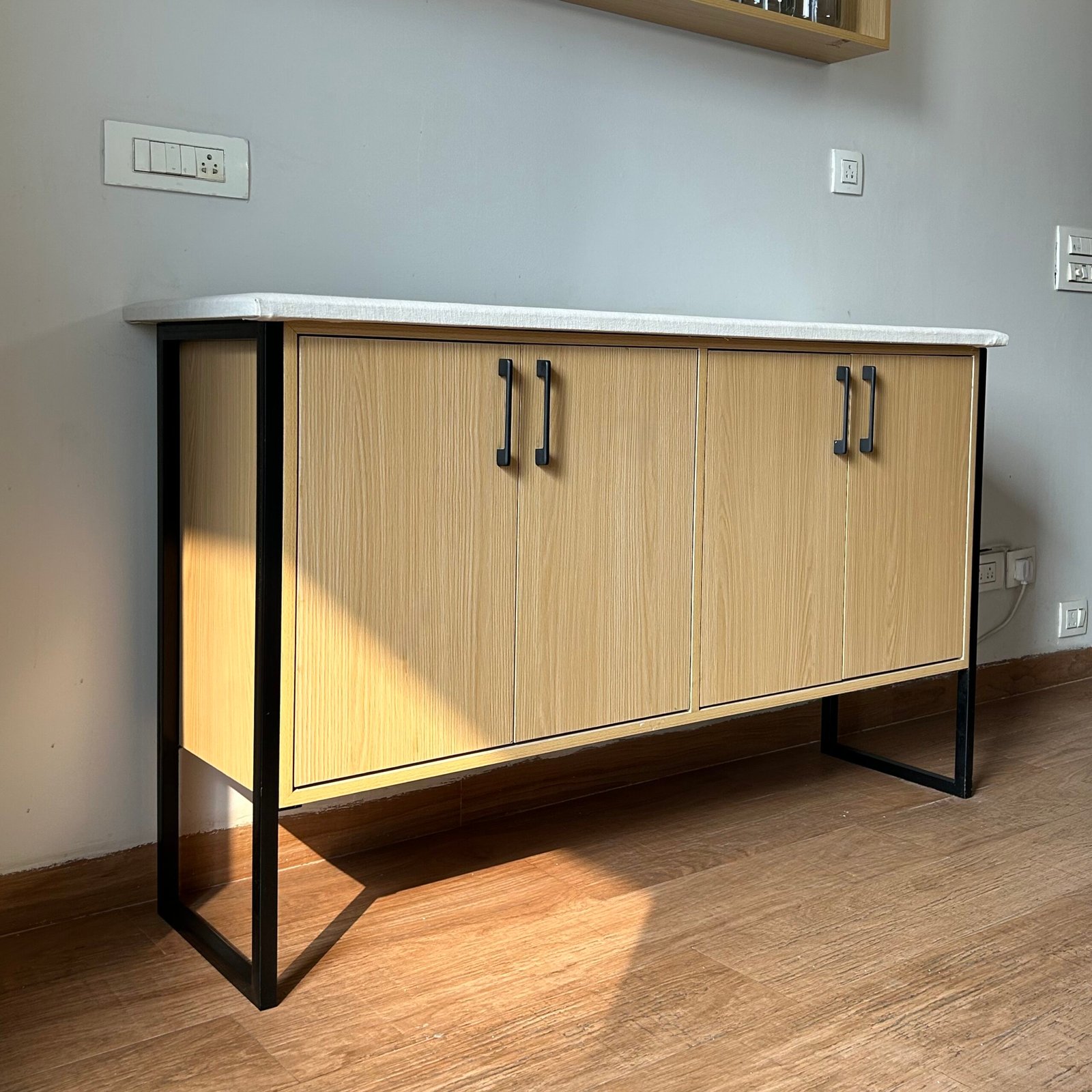 Console / Press table with soft top - Image 2