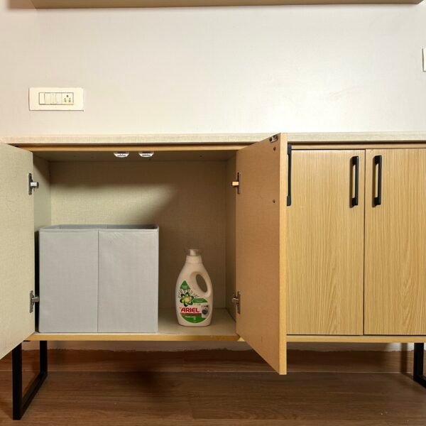 Console / Press table with soft top