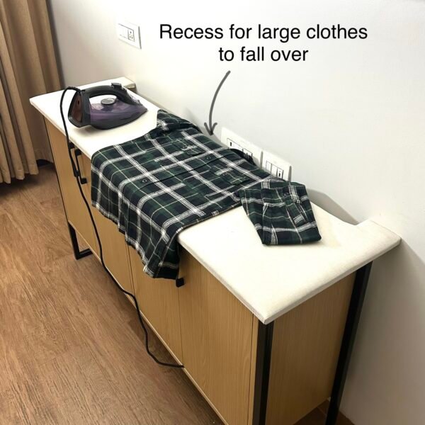 Console / Press table with soft top