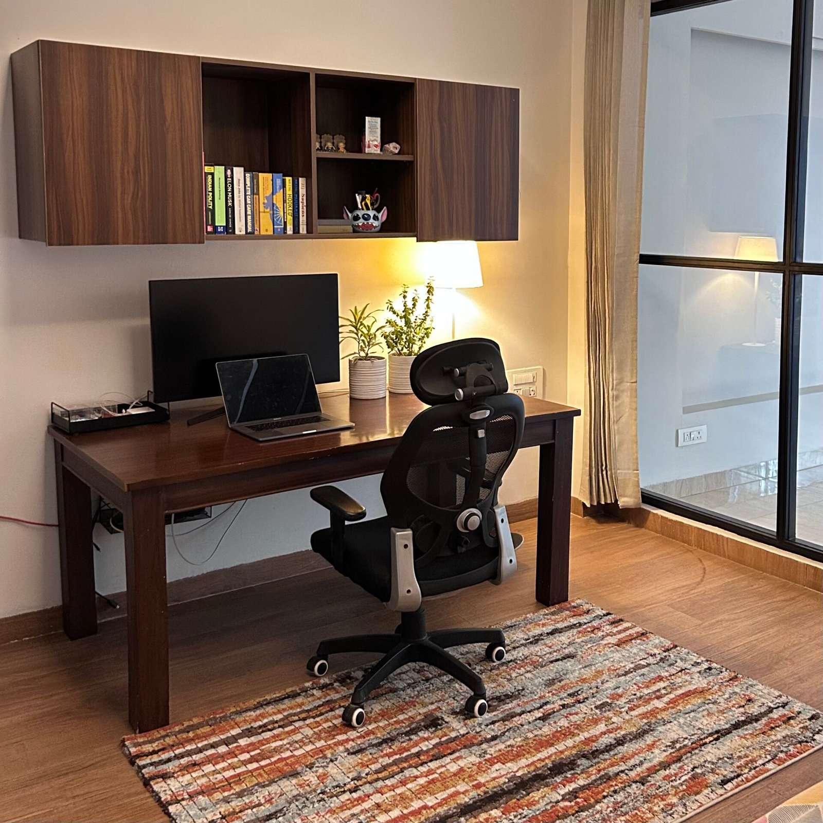 Large study table - Image 1